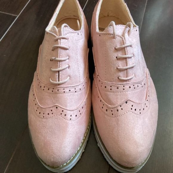 Pink Shoes - Picture 3 of 6